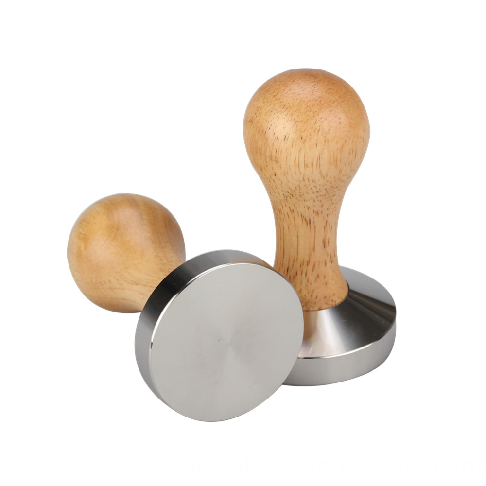 Con una maniglia di legno With A Wooden Handle
